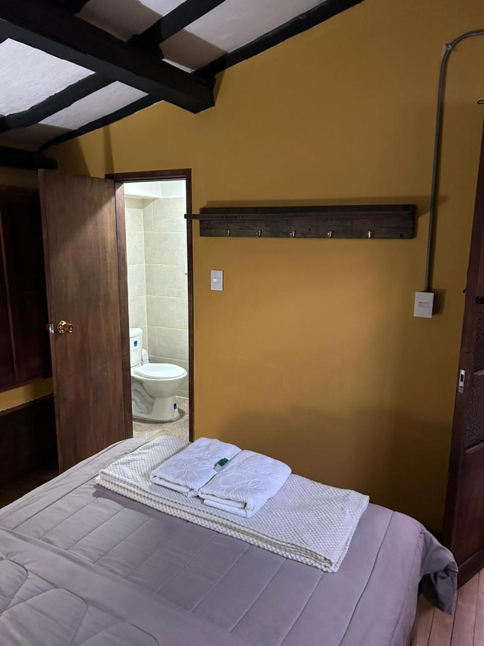 Hostal Casa Astromelia Bogotá Exterior foto